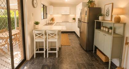 Parkside Haven 3BR Home with Spacious Yards/Park in Bethania