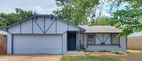 House (3 Bedrooms) | Front of property