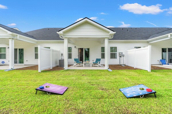 Resort-style Ocean Isle Beach Retreat W/ Pool - Sunset Beach, NC