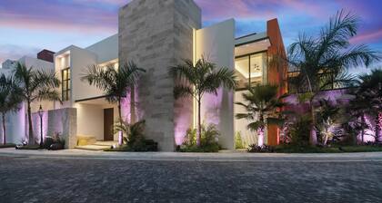 Luxury Villa w/ Pier and Beach, Resort Amenities