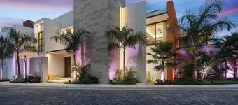 Luxury Villa w/ Pier and Beach, Resort Amenities