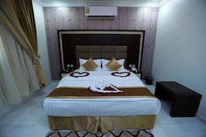 In-room safe, soundproofing, free WiFi, wheelchair access - grand season (Dammam)