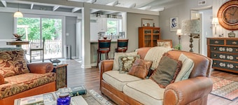 1 Mi to Science Center & Park! Pet-friendly Haven