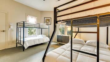 House (6 Bedrooms) | Interior