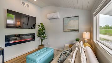 House (1 Bedroom) | Interior