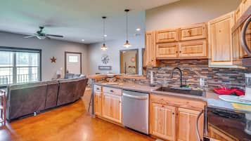 House (2 Bedrooms) | Interior