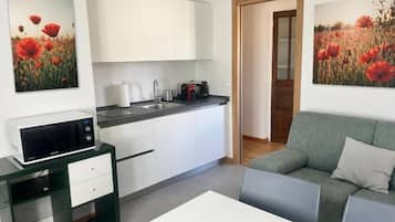 Familie-småhus, balkong, bakgårdsutsikt | Innvendig