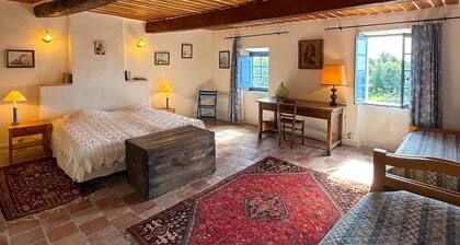 Lou Pitchoun - chambre quadruple dans maison de maître avec vue sur mer superbe