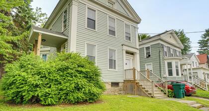 Walk to Lake Ontario, Shops & Eats! Charming Home