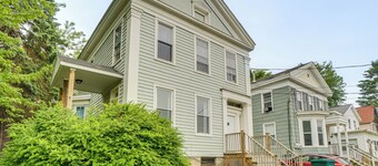Walk to Lake Ontario, Shops & Eats! Charming Home