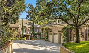 Exterior - Hunts Point | Waterfront Estate & Guest Villa (Hunts Point)