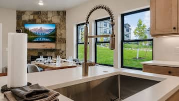 Condo, 3 phòng ngủ | Nội thất
