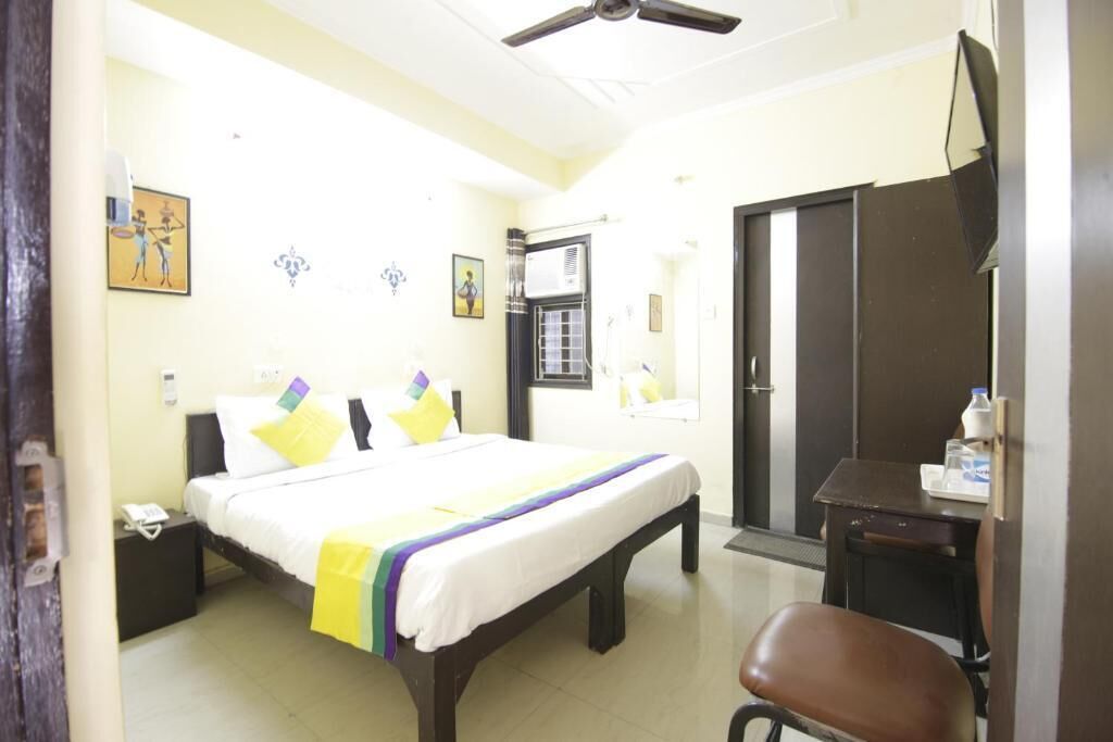 Classic Room | Desk, free WiFi