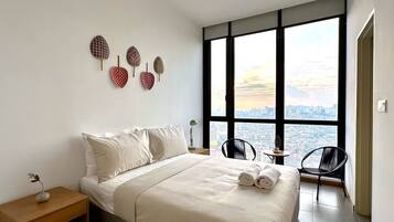 Loft, 3 Bedrooms, City View | Seterika/papan seterika, Wi-fi percuma