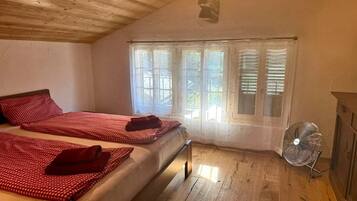 1 bedroom, iron/ironing board, WiFi, bed sheets
