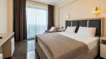 Premium bedding, Select Comfort beds, minibar, free cribs/infant beds