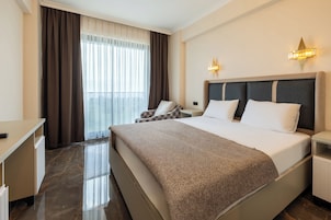 Ropa de cama de alta calidad, colchones Select Comfort y minibar 