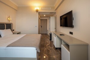 Premium bedding, Select Comfort beds, minibar, free cribs/infant beds