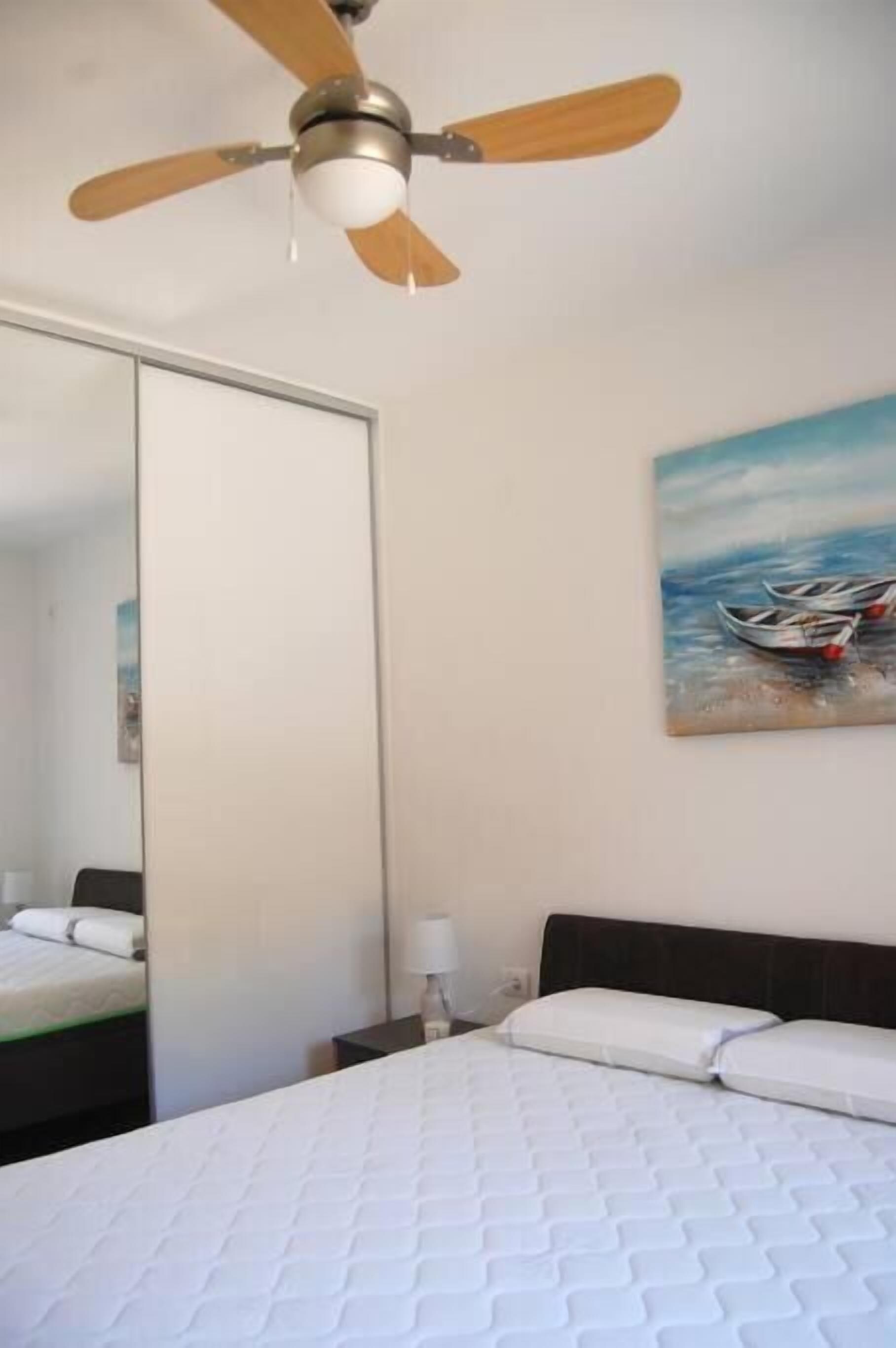 Comfort Apartment, Lanai, Mountain View | Iron/ironing board, free WiFi