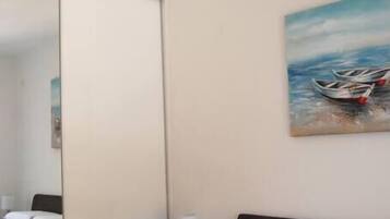 Comfort Apartment, Lanai, Mountain View | Iron/ironing board, free WiFi
