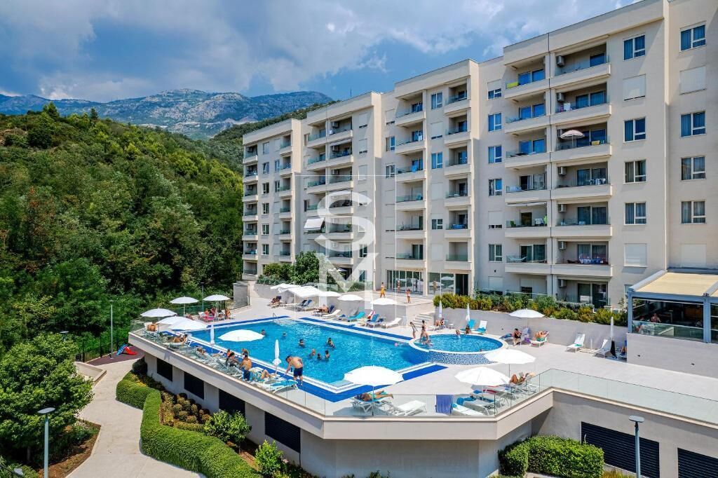 Comfort Apartment, Lanai, Mountain View | Kolam renang | Kolam renang terbuka bermusim 