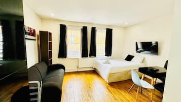 Iron/ironing board, WiFi, bed sheets