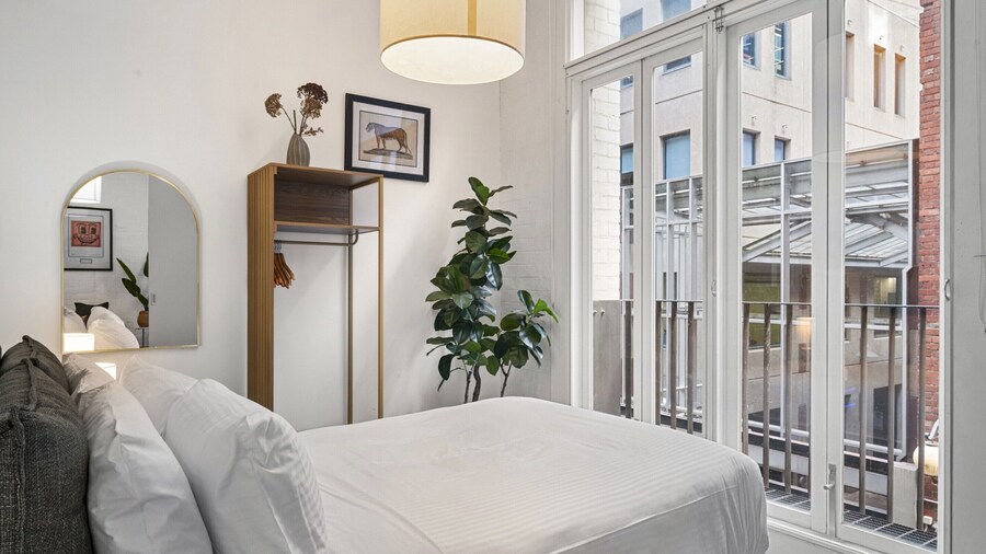 Chic 2-bed Apartment in Melbourne CBD