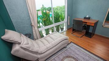 Comfort Studio, City View | Interior