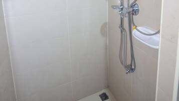 Comfort Studio Suite, Garden View | Bathroom