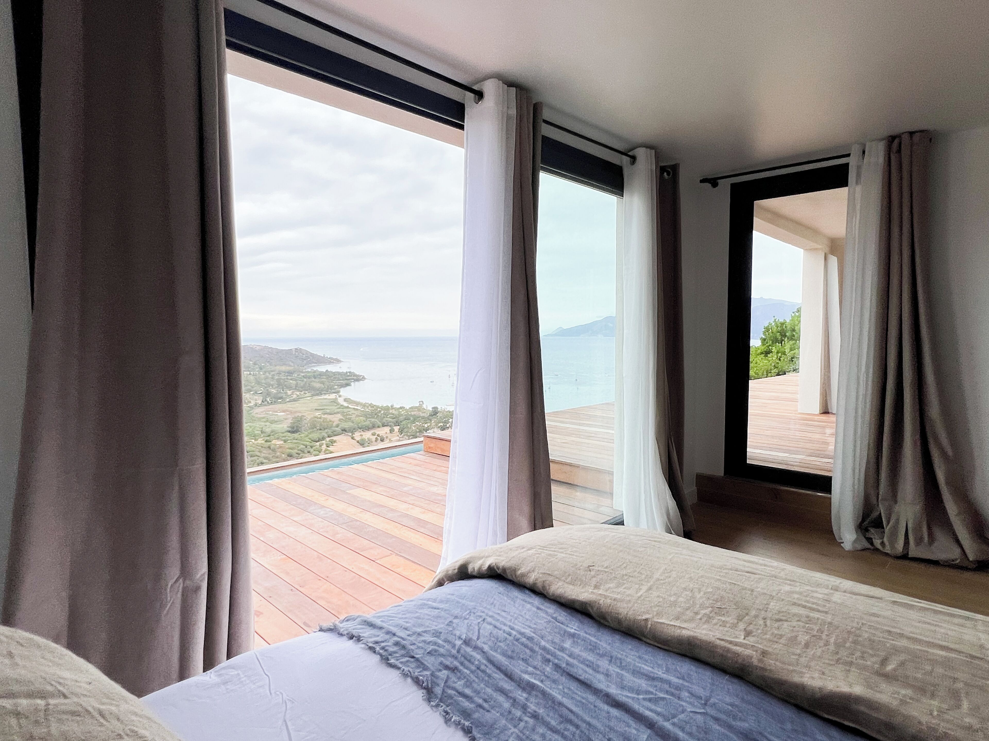 5 bedrooms, desk, iron/ironing board, free WiFi