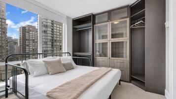 Apartamento luxo, vista para a cidade | Cortinas blackout, quartos à prova de som, ferros/tábuas de passar roupa