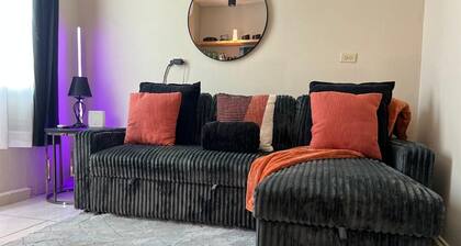 Beach Town 1B Apartment With Social Tropical Vibe
