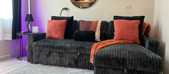 Beach Town 1B Apartment With Social Tropical Vibe