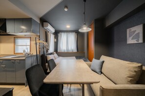 Kamar Double Standar, Bebas Asap Rokok | Interior