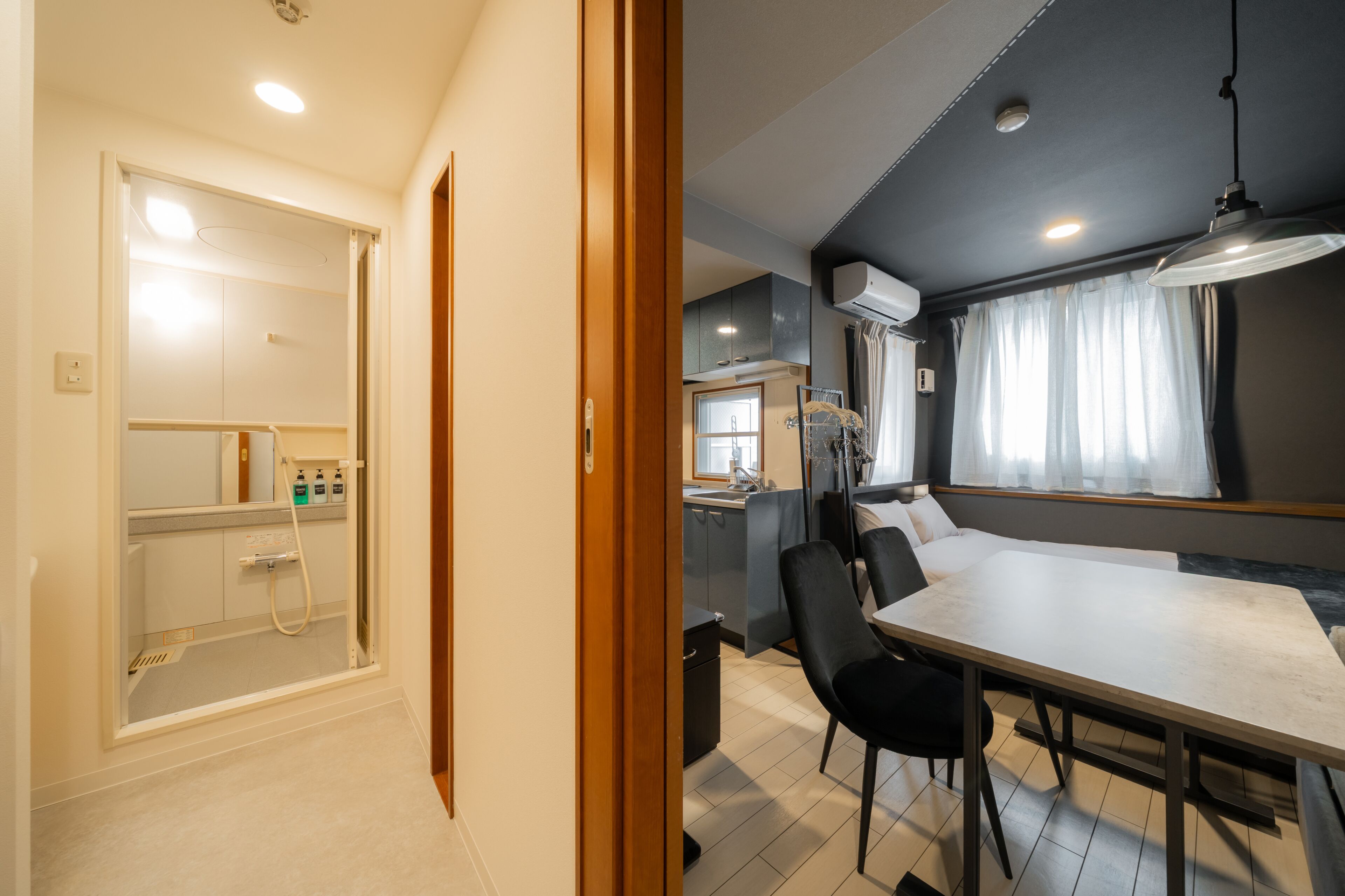 Desk, laptop workspace, free WiFi