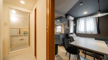 Desk, laptop workspace, free WiFi