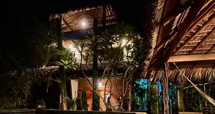 Private Room with A/C 400 m from Delfines Beach