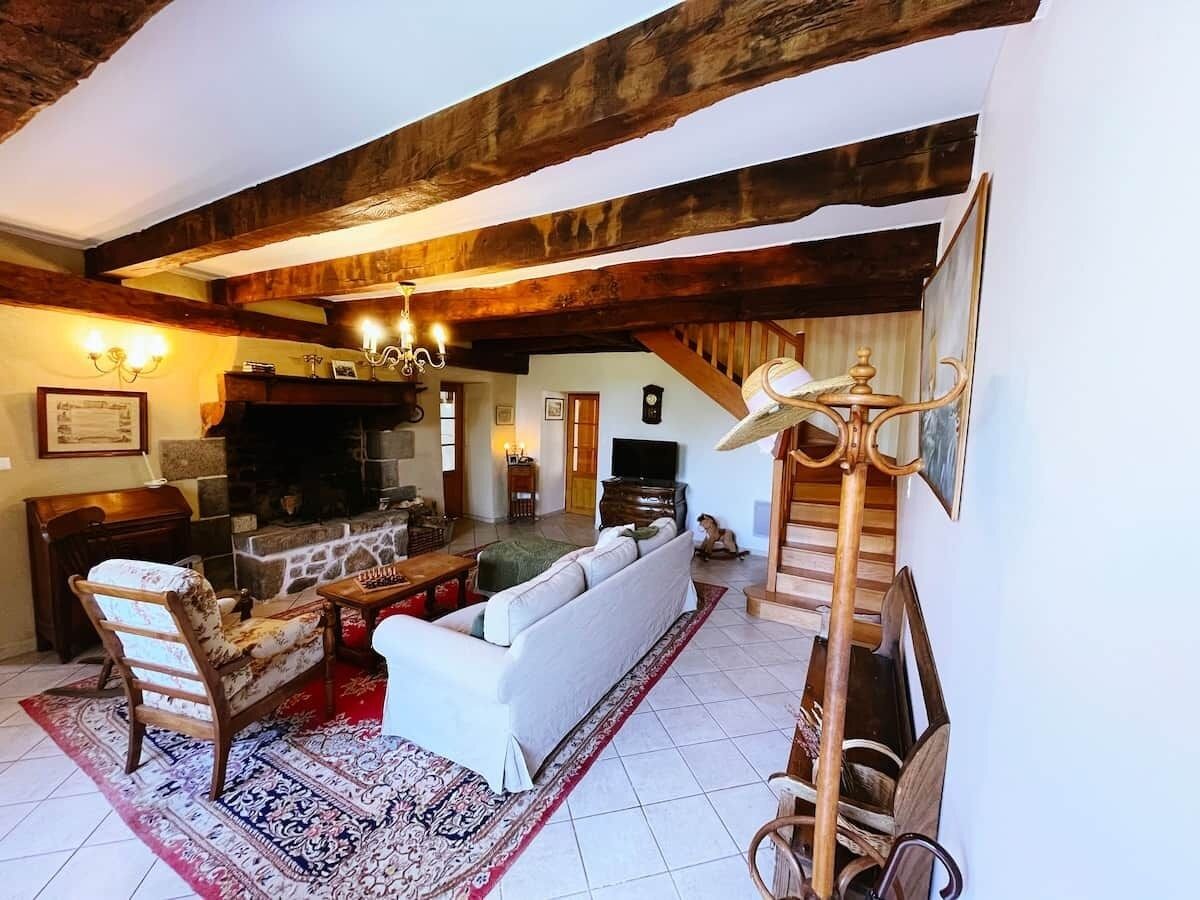 Télévision, cheminée