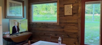 Cozy 2-bedroom cabin in tranquil Sardis with AC comfort