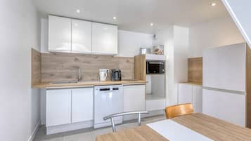 Frigorifero, microonde, forno, lavastoviglie