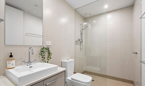 Bathroom - Bright 3-bed Apartment by Western Beach (Geelong)