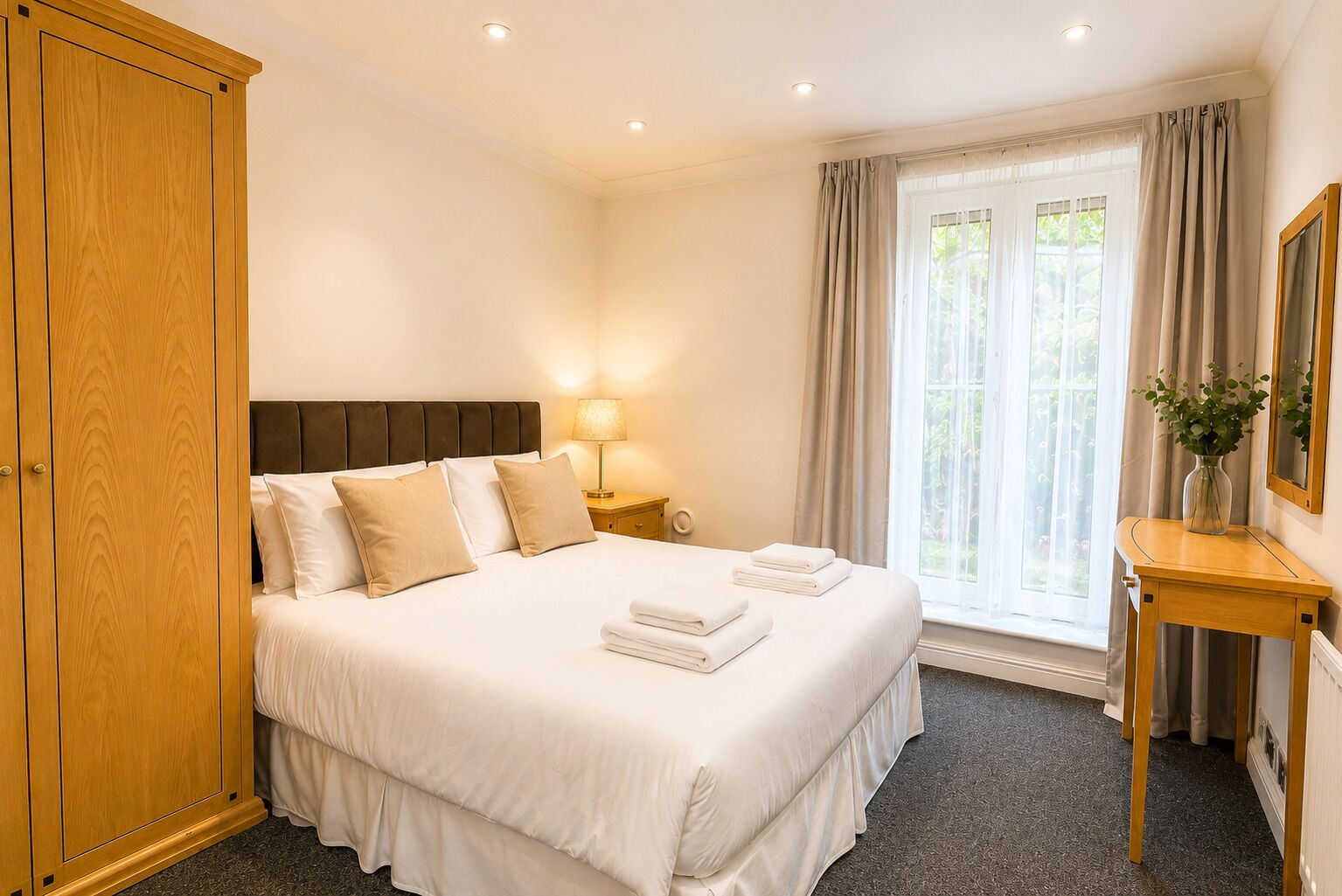2 chambres, fer et planche à repasser, Wi-Fi, draps fournis
