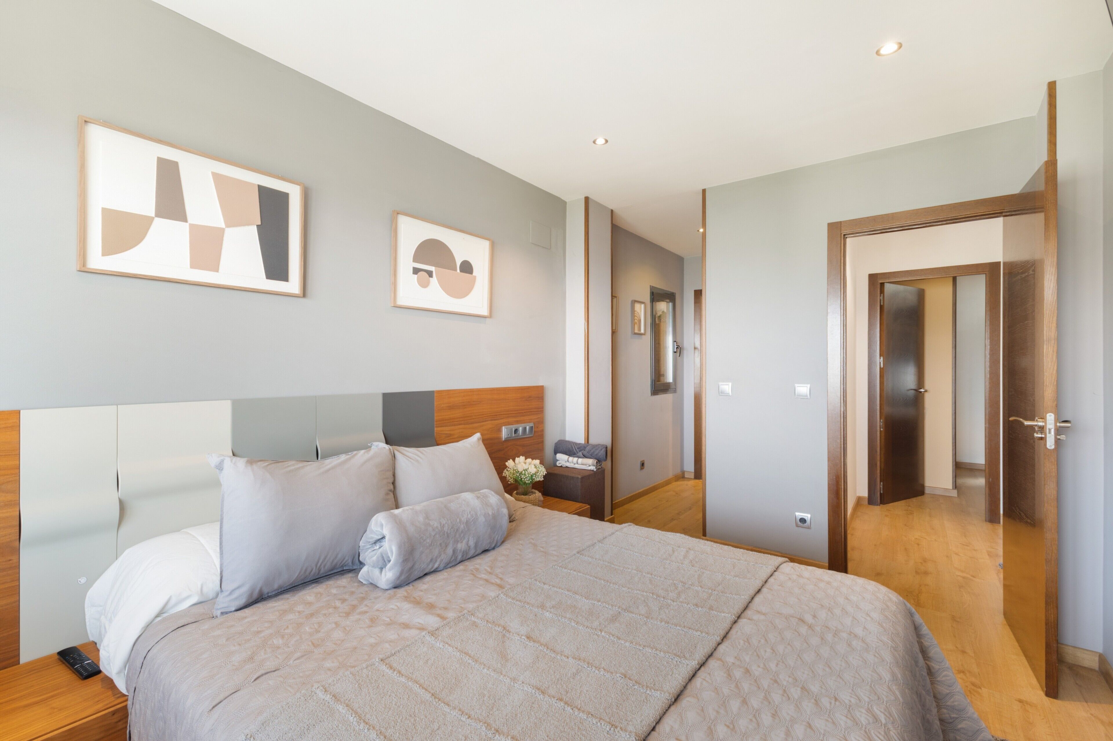 4 bedrooms, WiFi, bed sheets