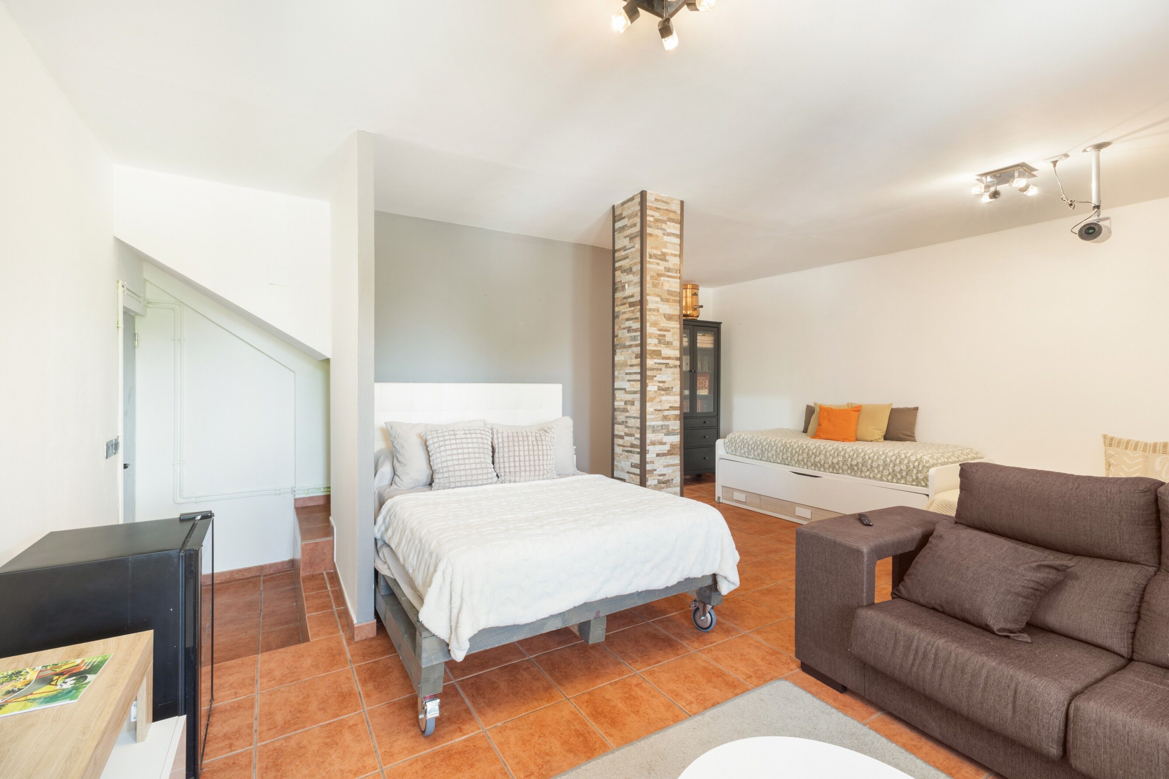 4 bedrooms, WiFi, bed sheets