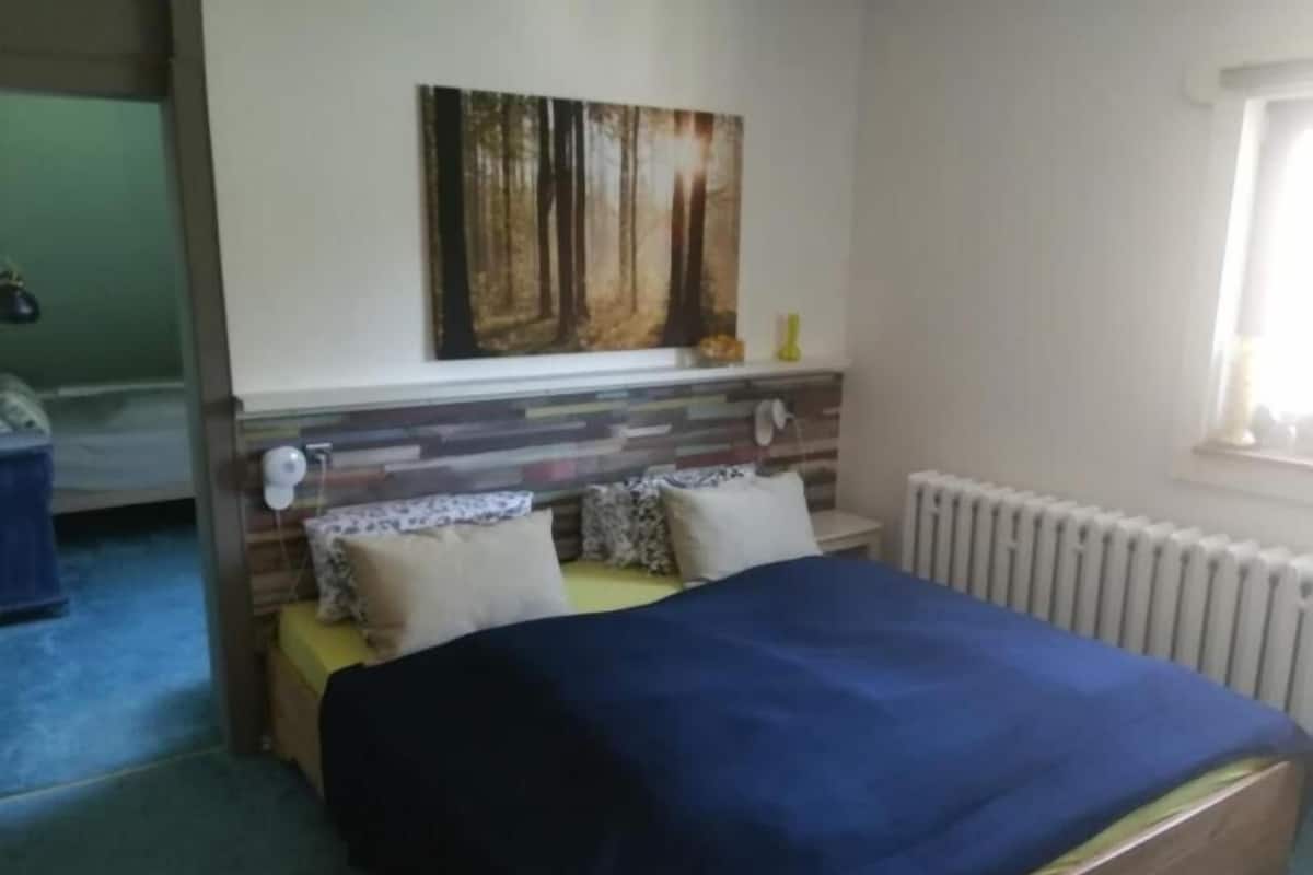 Family Room, Mountain View | Blackout drapes, iron/ironing board, free WiFi