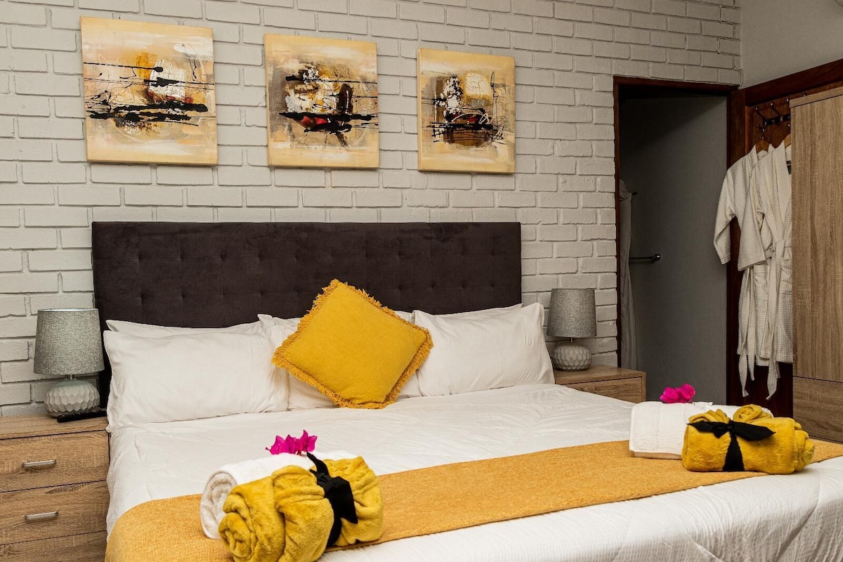 Executive Room, Garden View | Soundproofing, iron/ironing board, WiFi (free)