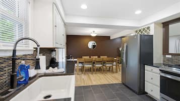 Casa, varias camas, vista al jardín (Mason Ranch) | Cocina privada