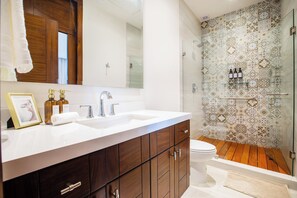 Bathroom - Modern Jungle Retreat w/ Private Terrace & Pool (La Cruz de Huanacaxtle)