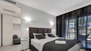 3 bedrooms, iron/ironing board, WiFi, bed sheets - Villa Basak (Makarska)
