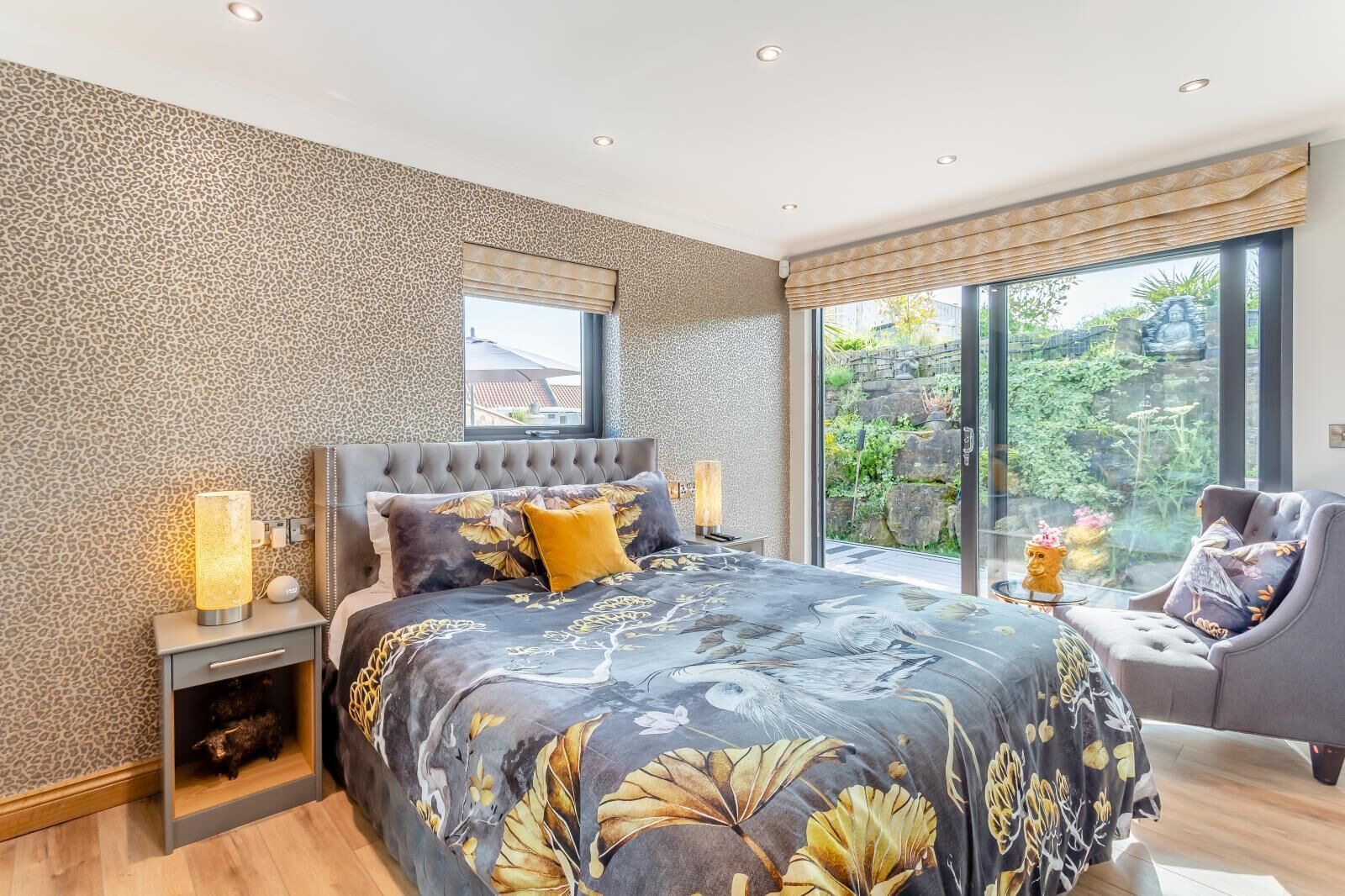2 bedrooms, iron/ironing board, Internet, bed sheets